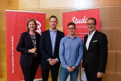 LR Barbara Eibinger-Miedl, Julian Kainz, GF Studo, Lorenz Schmoly, Managing Director Studo Österreich, SFG-GF Christoph Ludwig