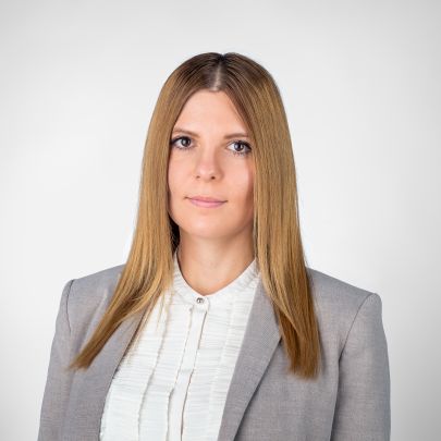 Portrait Julia Ebner