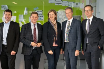 Start der Green Startupmark am 24. 11. 2023 in Kapfenberg (v.l.): Helmut Antrekowitsch (Vizerektor für Forschung und Nachhaltigkeit der Montanuniversität Leoben), Kurt Wallner (Bürgermeister Stadt Leoben), Barbara Eibinger-Miedl (Wirtschafts- und Wissenschaftslandesrätin), Friedrich Kratzer (Bürgermeister Stadtgemeinde Kapfenberg), Martin Payer (kaufmännischer Geschäftsführer FH JOANNEUM).