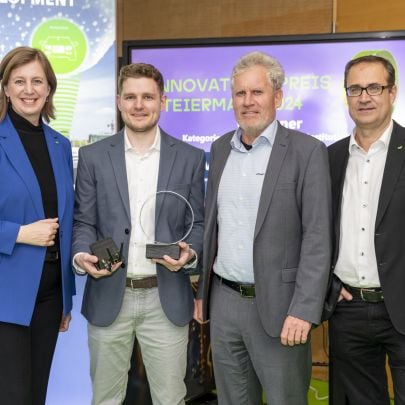 Landesrätin Barbara Eibinger-Miedl, vehicleCAPTAIN Entwickler Christoph Pilz, CEO Virtual Vehicle Jost Bernasch, Geschäftsführer SFG Christoph Ludwig
