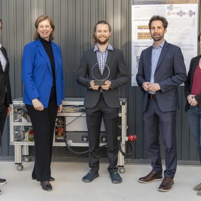 Geschäftsführer SFG Christoph Ludwig, Landesrätin Barbara Eibinger-Miedl, Joshua Eder, Alexander Trattner und Bianca Grabner von HyCentA