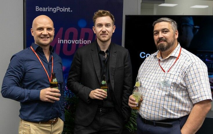(c) Bearing Point BearingPoint Graz Geschäftsführer Markus Seme, Zukunftsforscher Tristan Horx, Head of Agile Software Engineering Reinhard Stockinger
