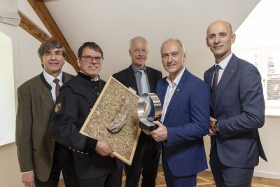 Wolfgang Waldhauser (JOANNEUM Research), Jürgen Lackner (JOANNEUM Research), Paul Hartmann, (JOANNEUM Research), Heinz Mayer (JOANNEUM Research) und Landesrat Willibald Ehrenhöfer